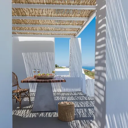 White & Co Santorini * Pýrgos