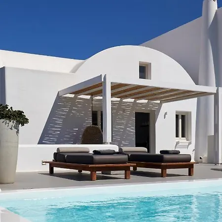 White & Co Santorini Pýrgos