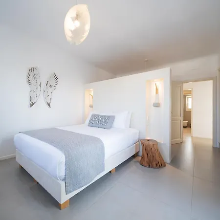 White & Co Santorini Willa